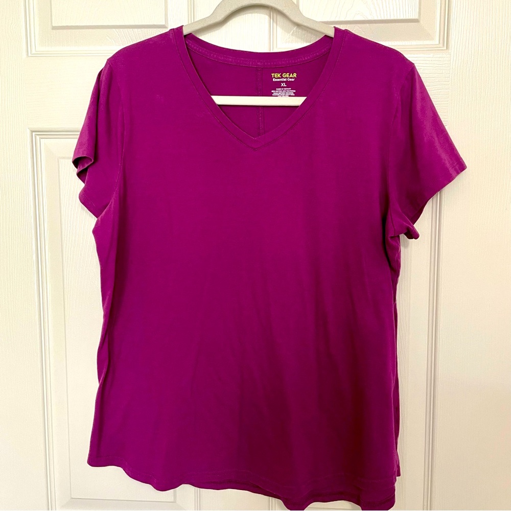 💜Tek Gear V-neck Athletic Tee XL